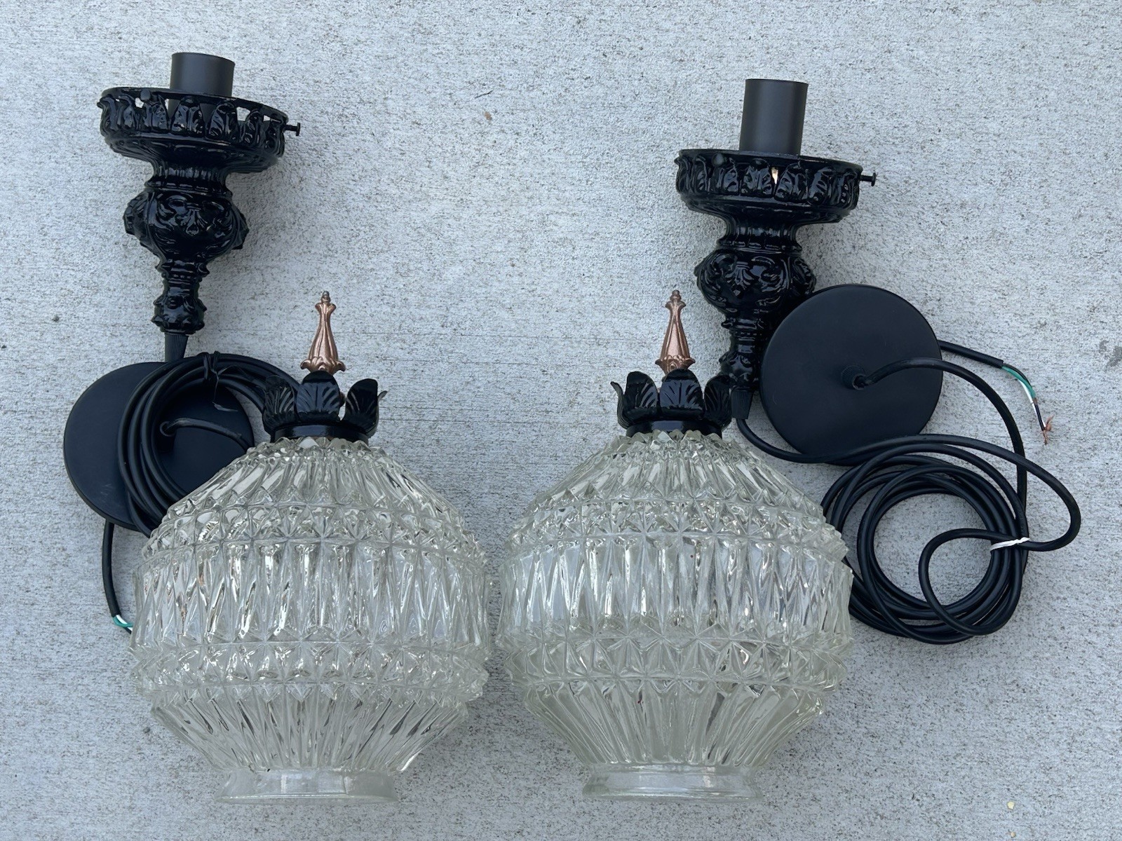 VTG PAIR FREDRICK RAMOND TWO-TONE PENDANT LIGHTS WITH PRESSED GLASS BRASS FINISH