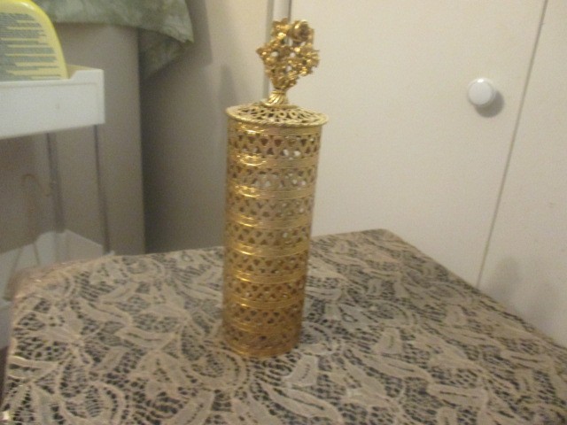 Vintage  MATSON Hollywood Regency  FILIGREE HAIR SPRAY CAN COVER ROSES 11\