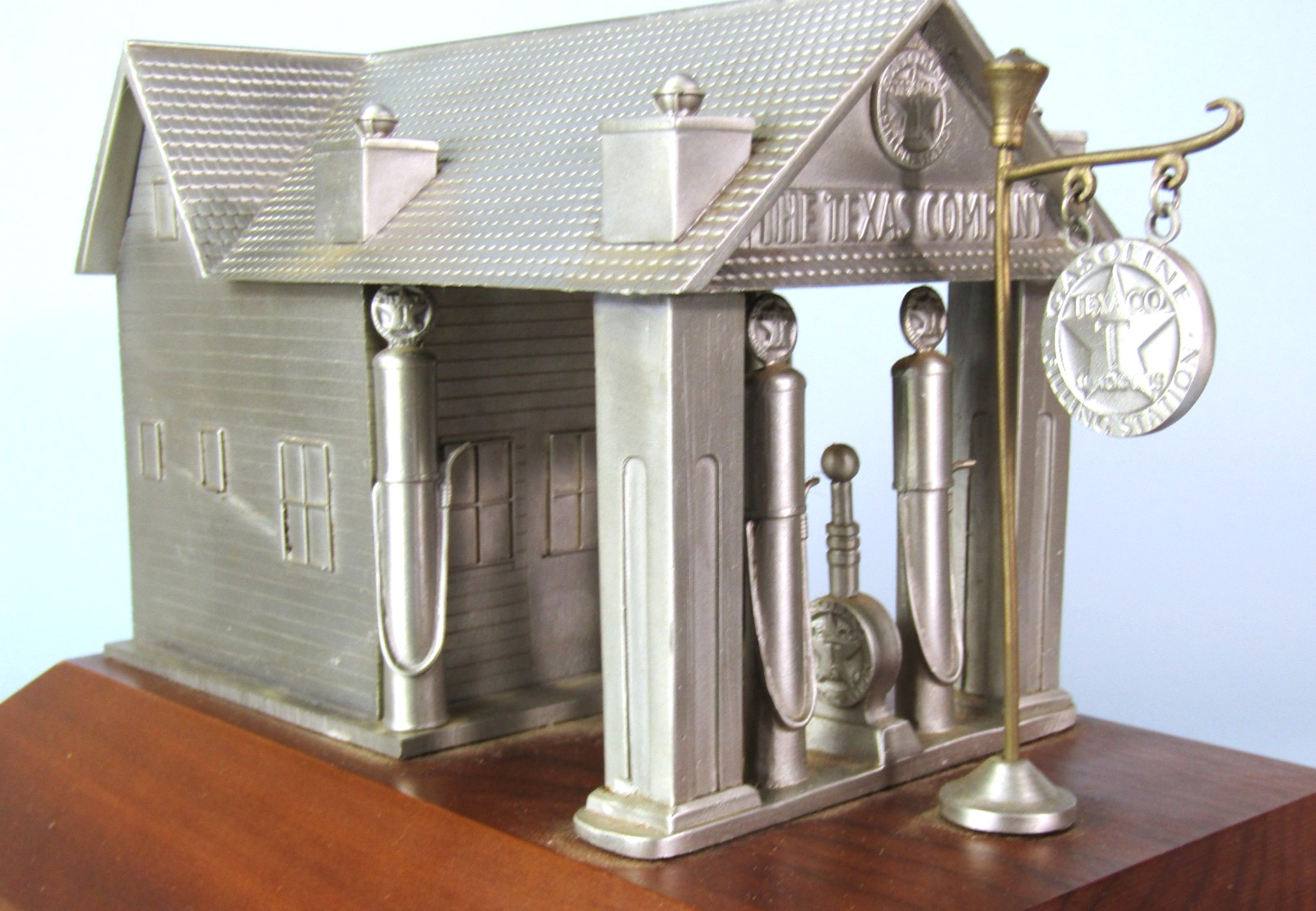 TEXACO 1920\'s Era Gas Station Pewter Replica on Wood Base Vintage Dealer Award