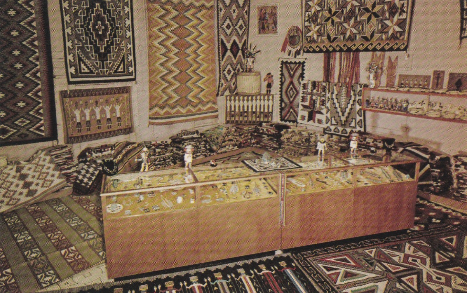 Tobe Turpen\'s Indian Trading Post Gallup NM Navajo items Chrome postcard A 5154 Tobe Turpen\'s Indian Trading Post Gallup NM Navajo items Chrome postcard A 5154