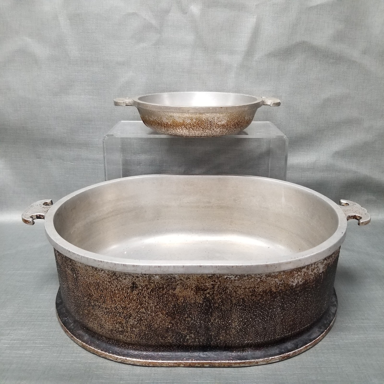 2 Vintage Guardian Service Dutch oven Roasters Hammered Aluminum Oval + Round