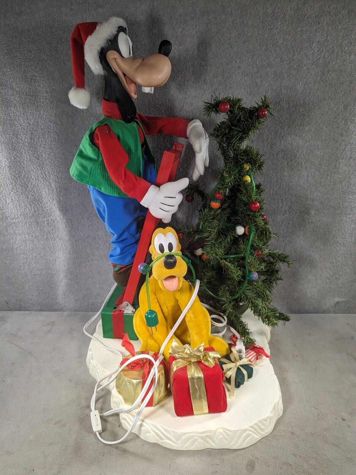 Disney Animated Goofy & Pluto Christmas Tree By Santa’s Best Vintage RARE WORKS