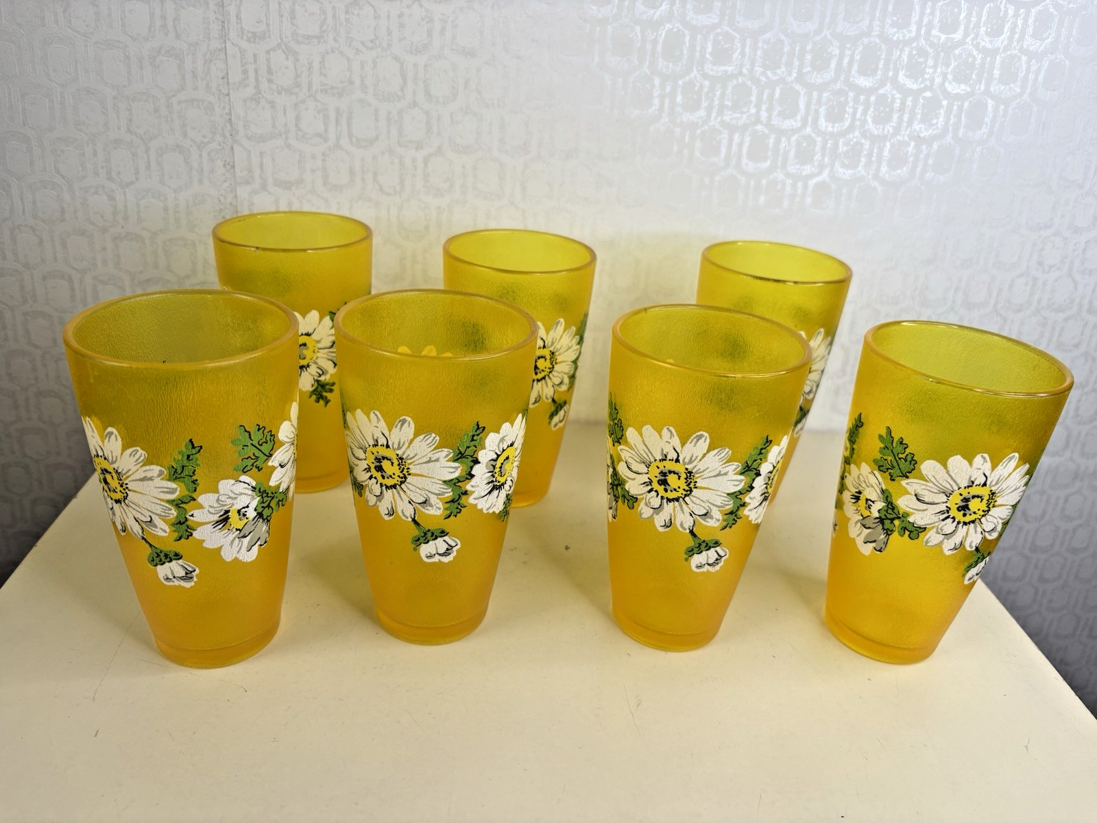 Vintage HJ Stotter USA Acrylic Textured White Daisy Drinking Glasses Cups Yellow