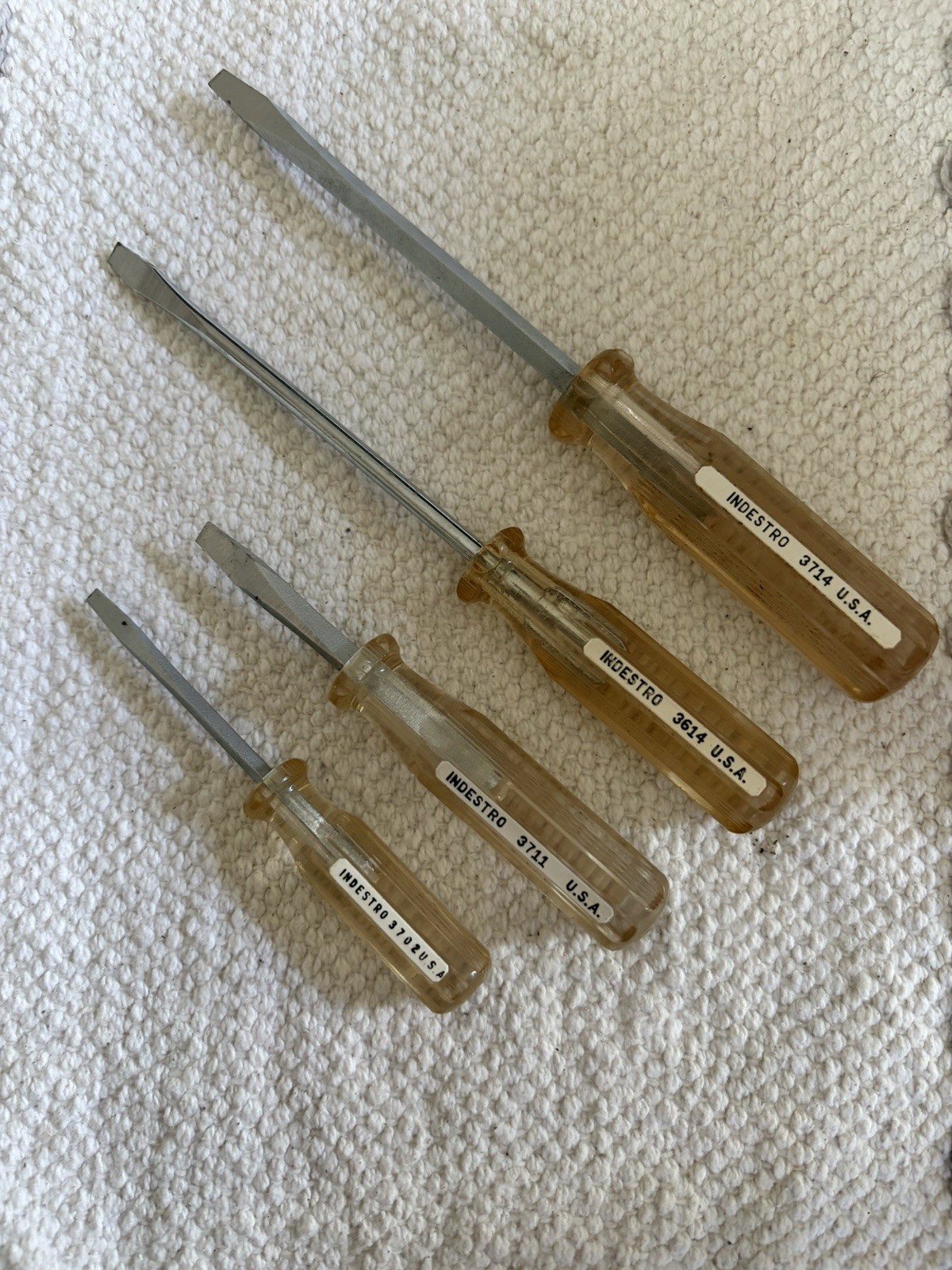 4-piece vintage Indestro screwdriver set