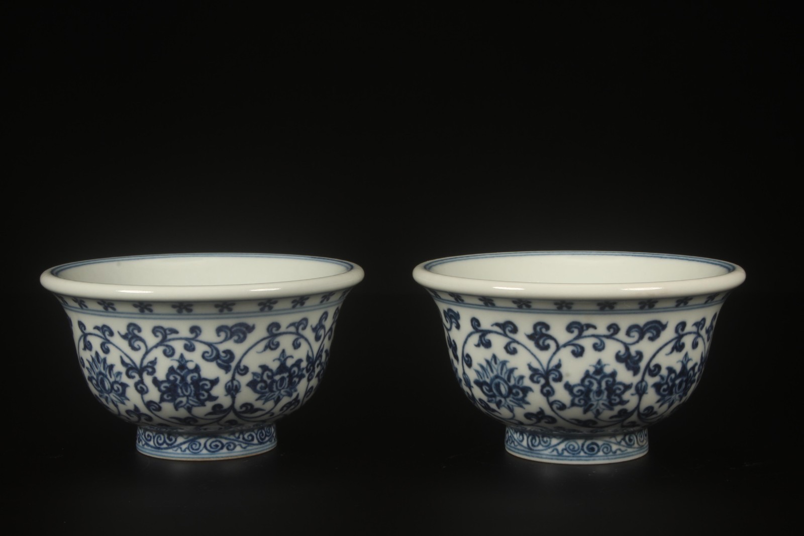A Pair of Blue and White Cups A Pair of Blue and White Cups