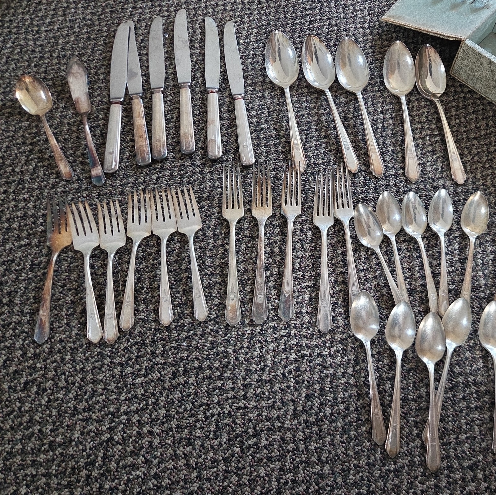 Wm A Rogers Oneida Silverplate Overlaid Vintage 36 pieces as is Wm A Rogers Oneida Silverplate Overlaid Vintage 36 pieces as is