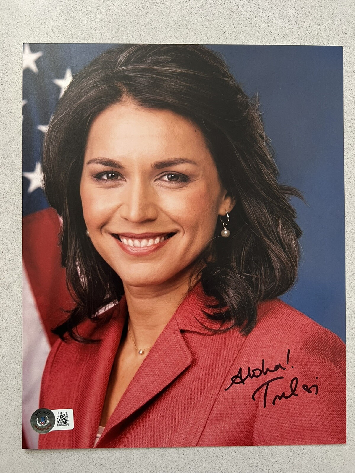 Tulsi Gabbard autographed signed 8x10 photo Beckett BAS COA Hawaii President USA