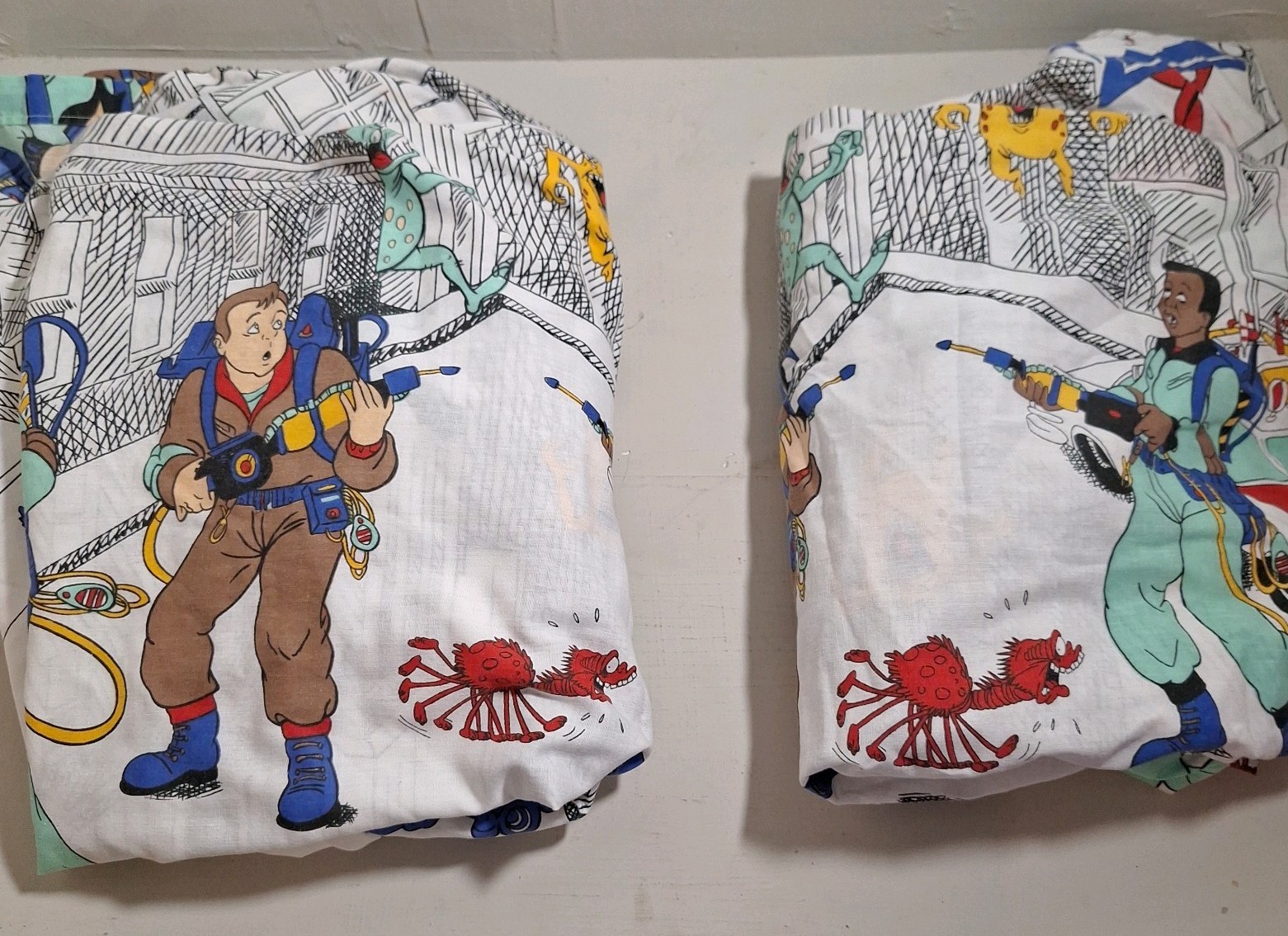 Vintage 1986 Ghostbuster Twin Bed Flat Sheet and Fitted Bright Colors CLASSIC Vintage 1986 Ghostbuster Twin Bed Flat Sheet and Fitted Bright Colors CLASSIC