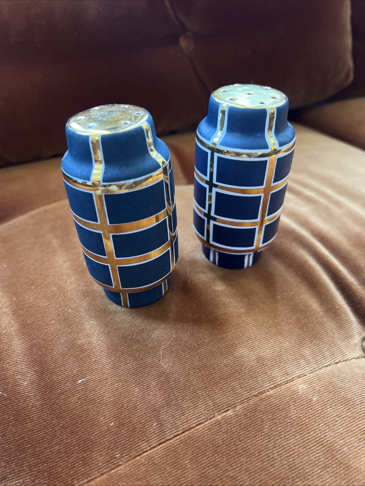 VTG Waylande Gregory Salt & Pepper Shakers Hand Painted Grid Pattern Blue & Gold VTG Waylande Gregory Salt & Pepper Shakers Hand Painted Grid Pattern Blue & Gold