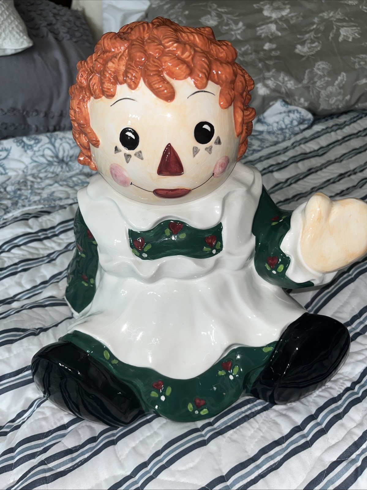 Raggedy Ann Doll - Mint Condition  Great for collections or gifts