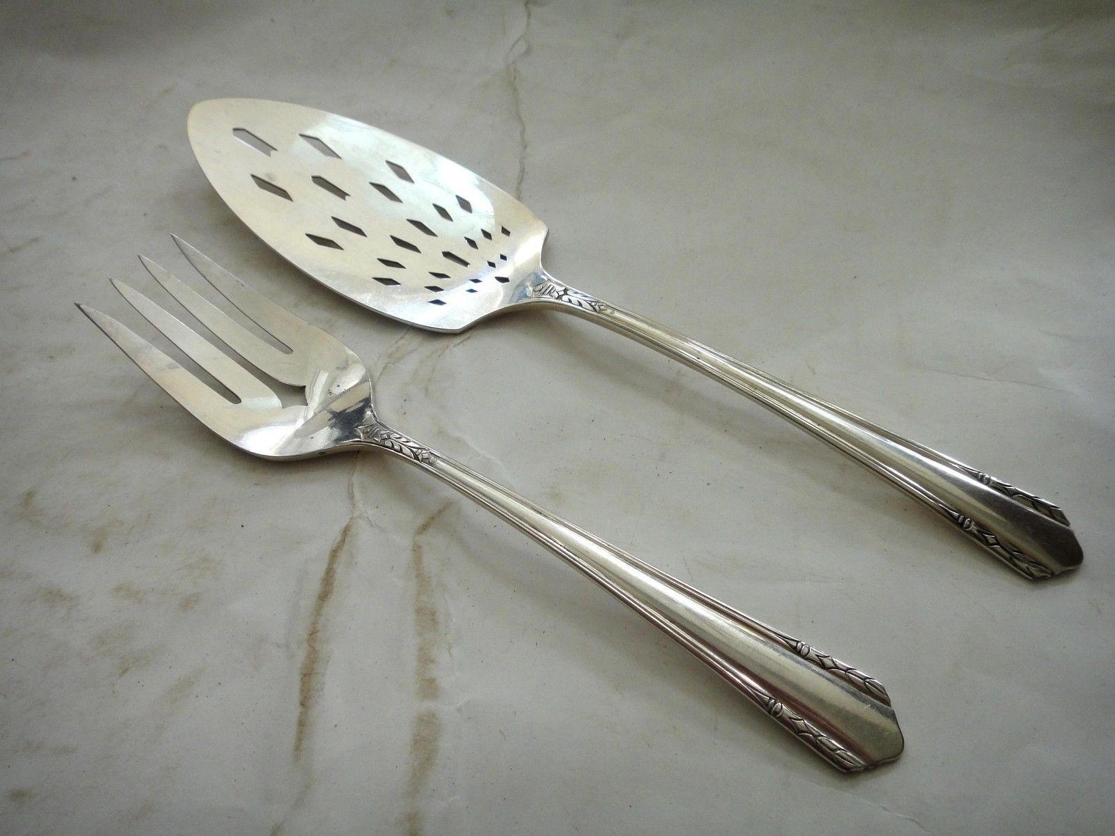 1934 vintage ONEIDA Wm ROGERS A1 PLUS SILVERPLATE FLATWARE MALIBU serve fork pie