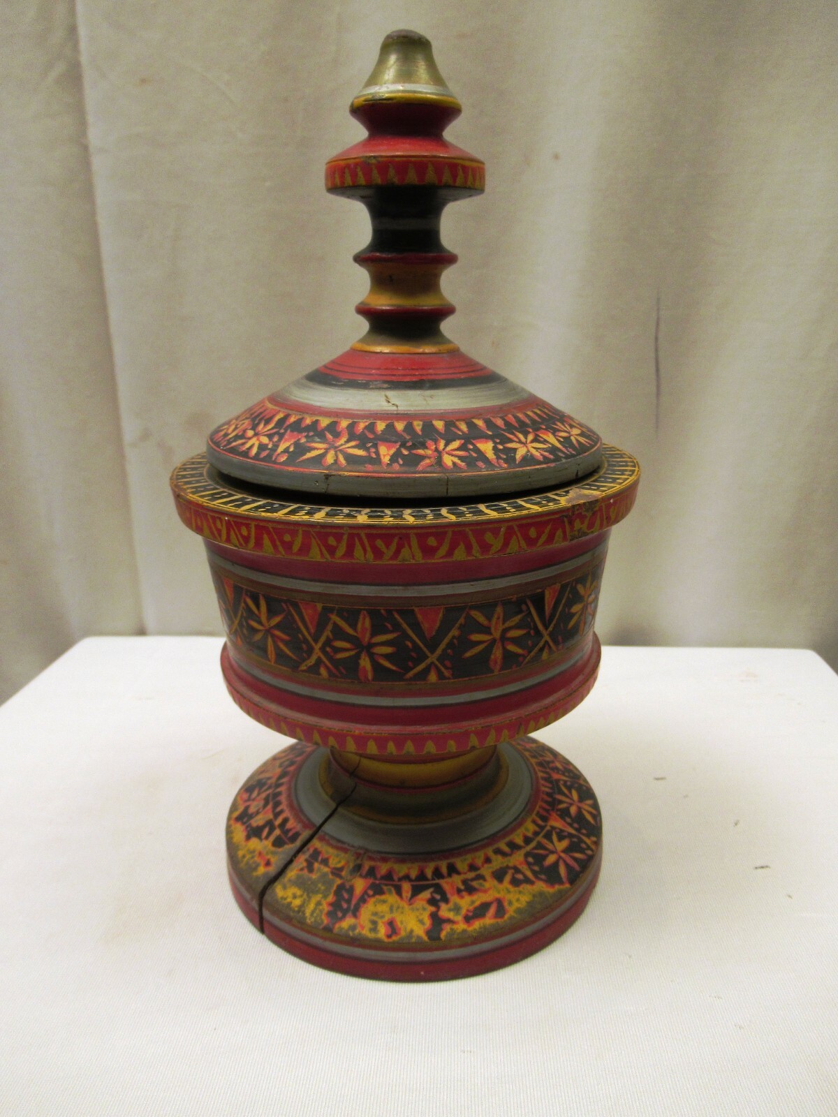 Vintage Thai Style Lacquerware Wood Box Hand Painted Lidded Pedestal 10\