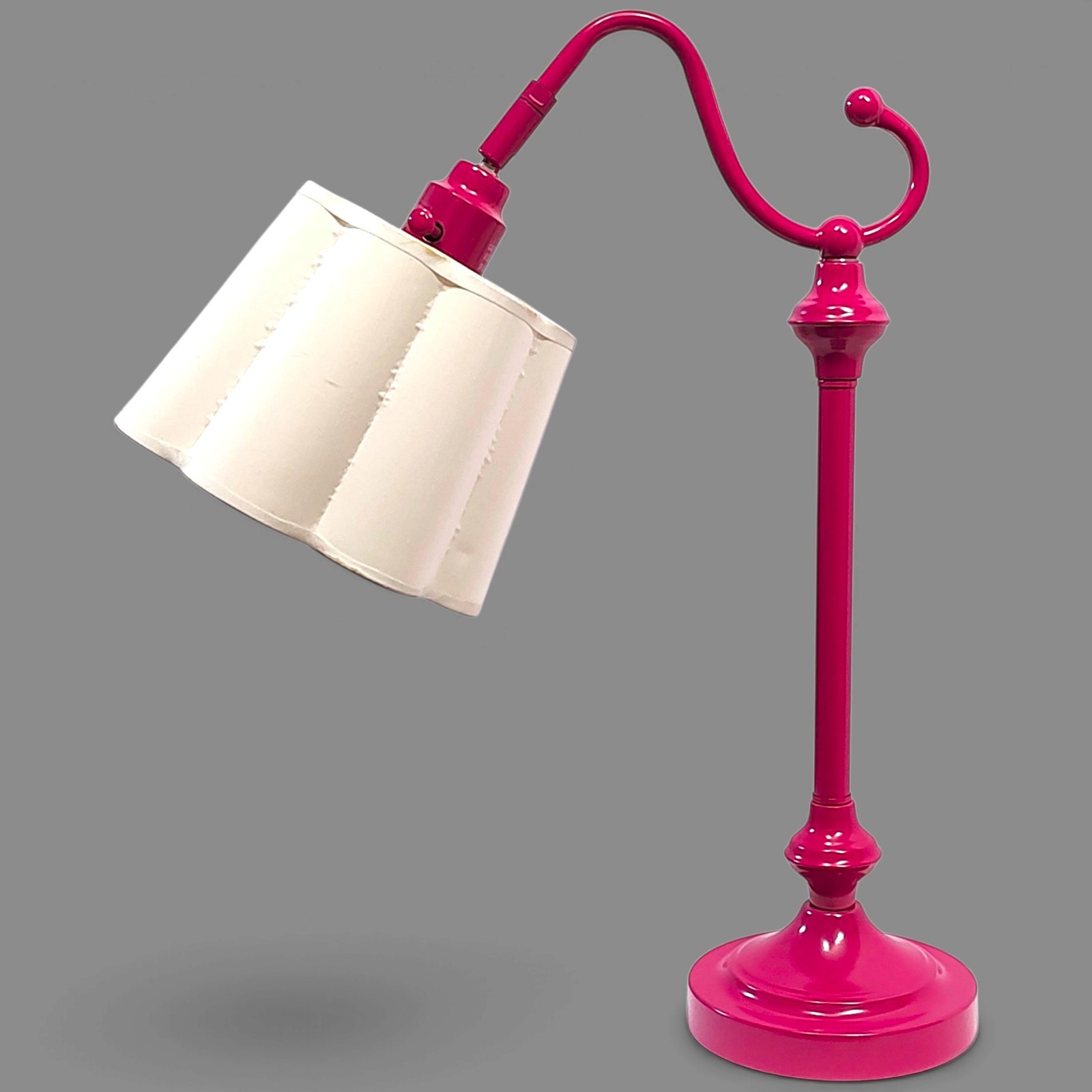 Hot Pink Metal Table Lamp Swivel Head & White Pleated Scalloped Shade 20 x 18\