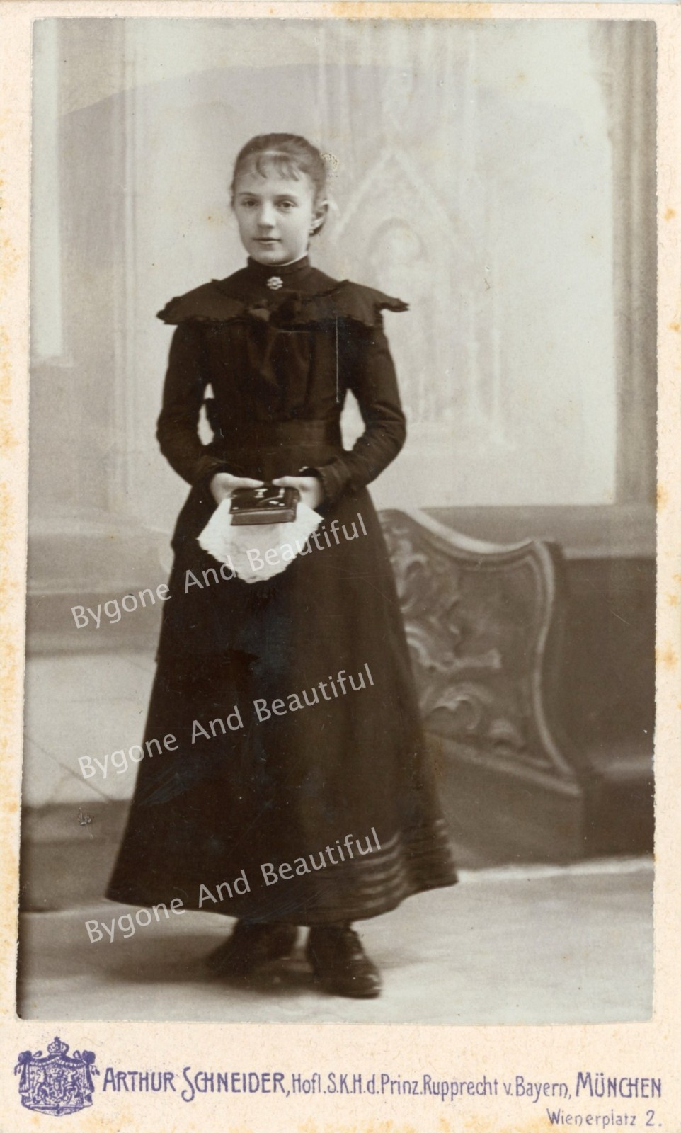 CDV Darling German Girl Bible Inscribed Gisella Glaeser 1902 Munich Germany