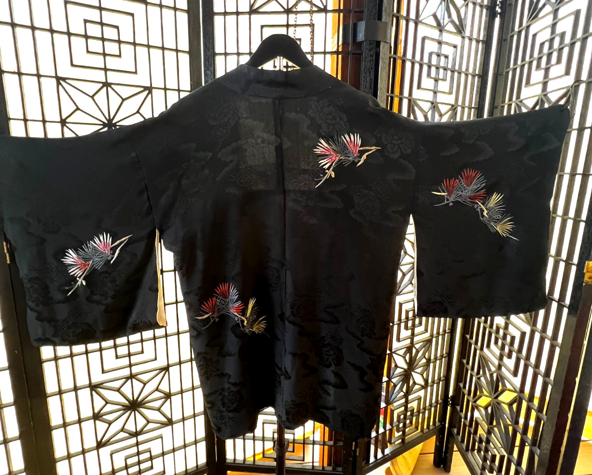Vintage Women's Japanese Black Silk Kimono Haori Jacket Embroidered
