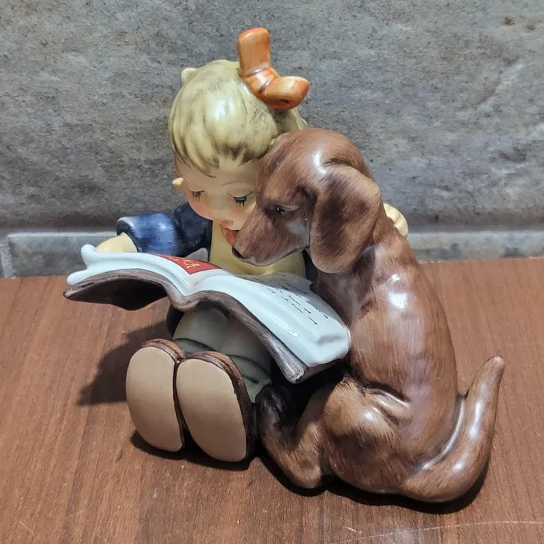 Goebel Hummel 800 #1534 Girl Reading w/ Dog Porcelain \