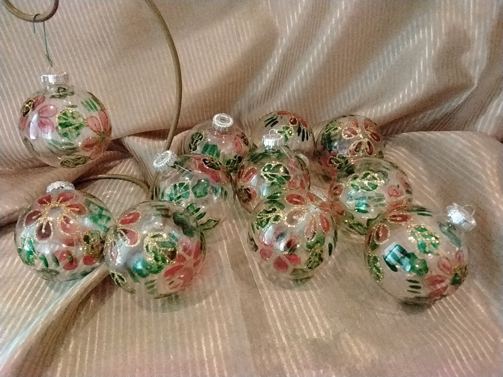 VTG Lot 11 Hand Painted Xmas Ornaments, Flowers & Leaves Trimmed Mica Glitter 