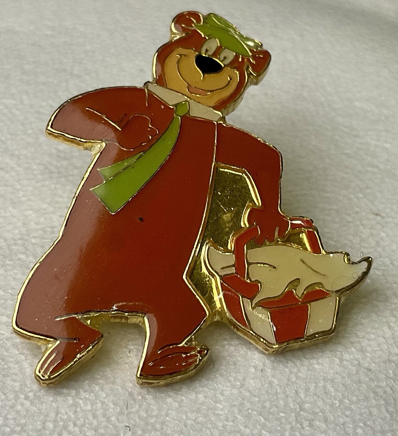 Vtg 1992 Hanna Barbera Yogi Bear Picnic Basket Enamel Lapel Pin