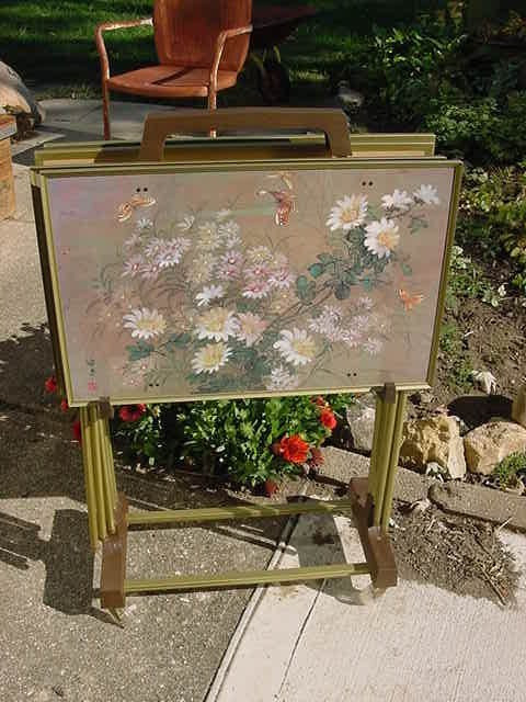 VINTAGE MCM RETRO SET OF 4 FOLDING TV TRAYS W/ STAND BUTTERFLIES FLOWERS SIGNED