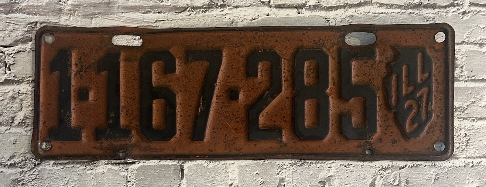 1927 Illinois License Plate w/ State Shaped Logo 1-167-285