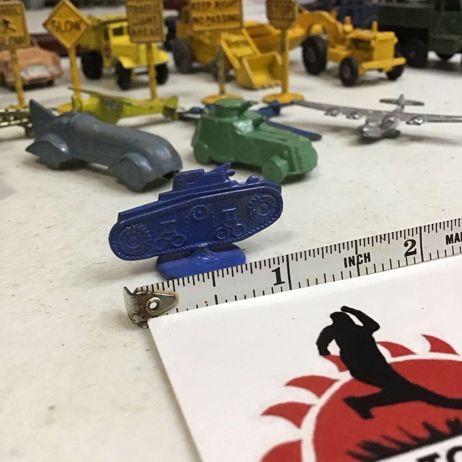EARLY CRACKER JACK DIE CAST METAL TOY PRIZE BLUE A13 MILITARY TANK 1/87 Or 1.25”