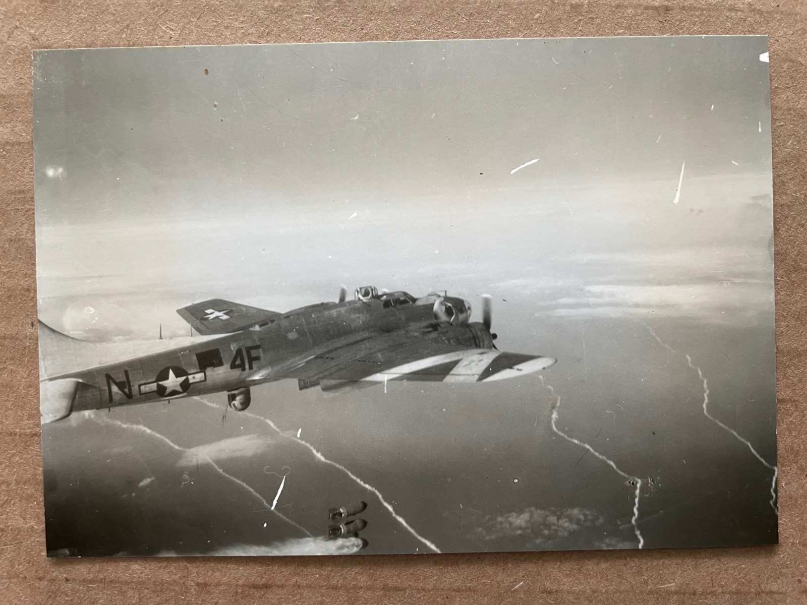 1945 WWII PHOTO Airplane Aerial Reconnaissance Bomb Away B-17 Flying Fortress 46
