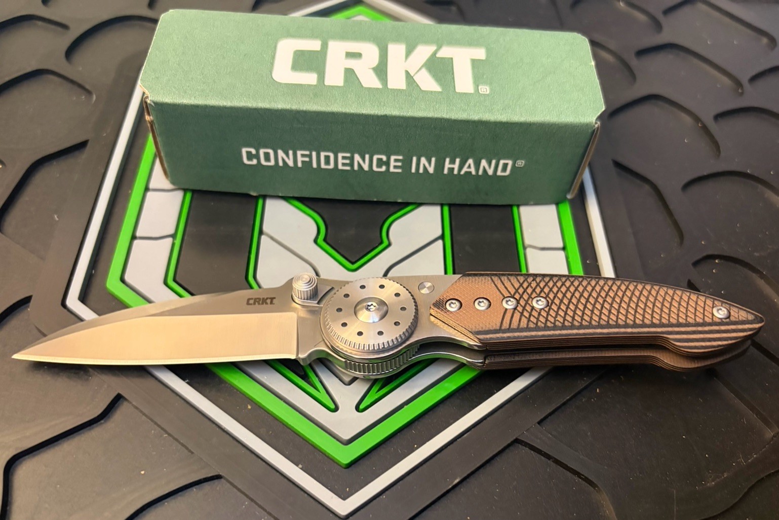 NEW CRKT Columbia River Michael Walker Lock Design 4200 Pocketknife 14C28N G10 NEW CRKT Columbia River Michael Walker Lock Design 4200 Pocketknife 14C28N G10