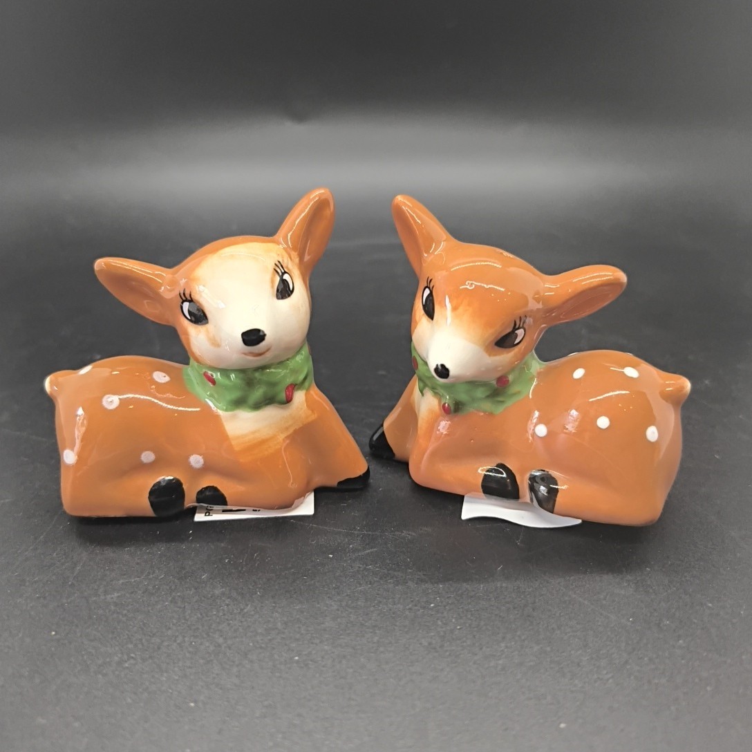 Cracker Barrel Christmas Reindeer Mini Salt & Pepper  Shakers Set