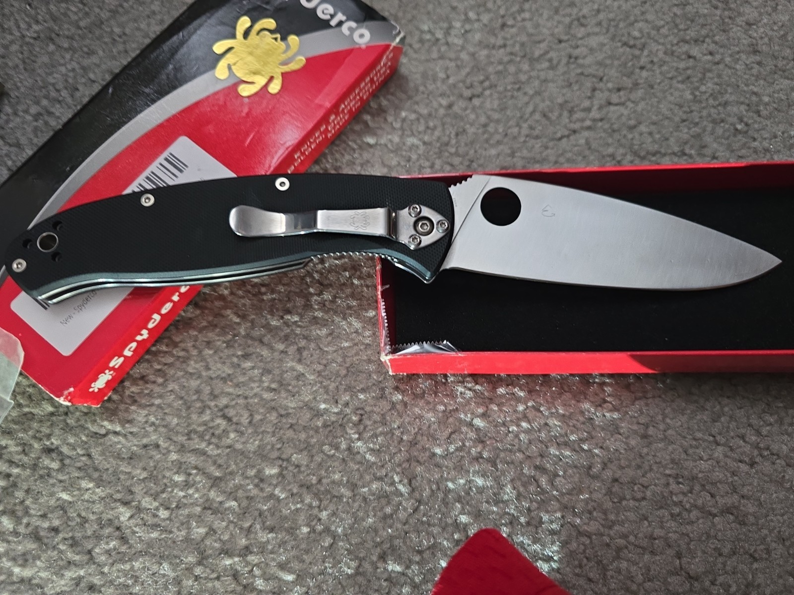 Spyderco C142GP Resilience Plain Edge 8Cr13MoV Folder Black G10 Handle NEW