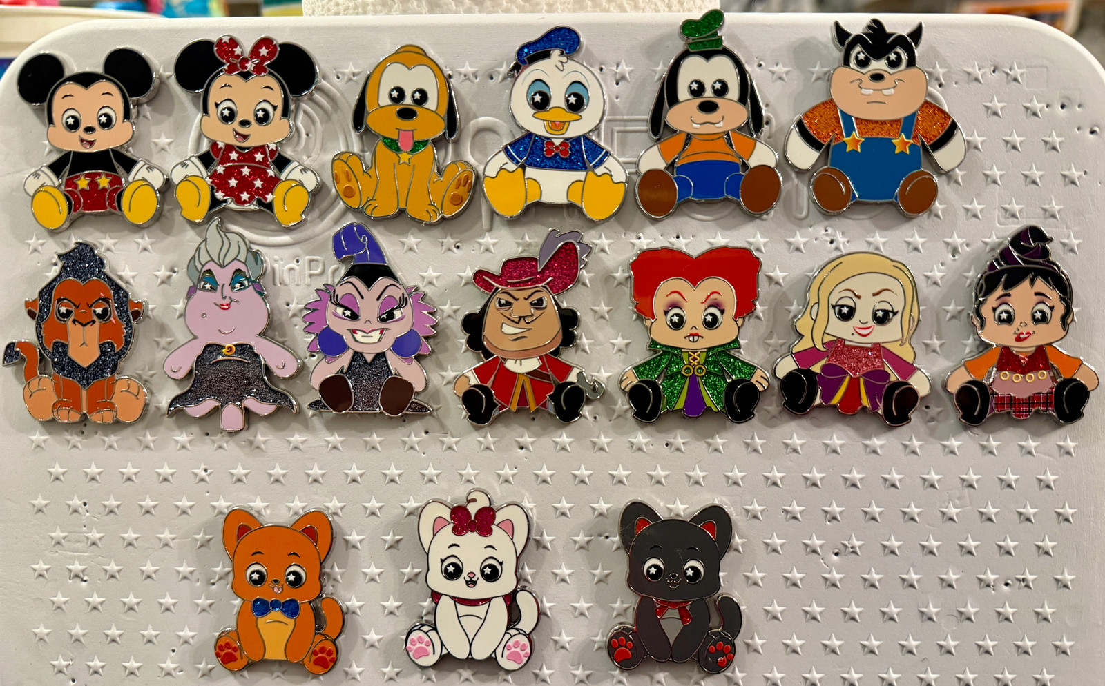 BN 2026 Disney Wishables Shimmer Pin or Set Mystery Hocus Pocus