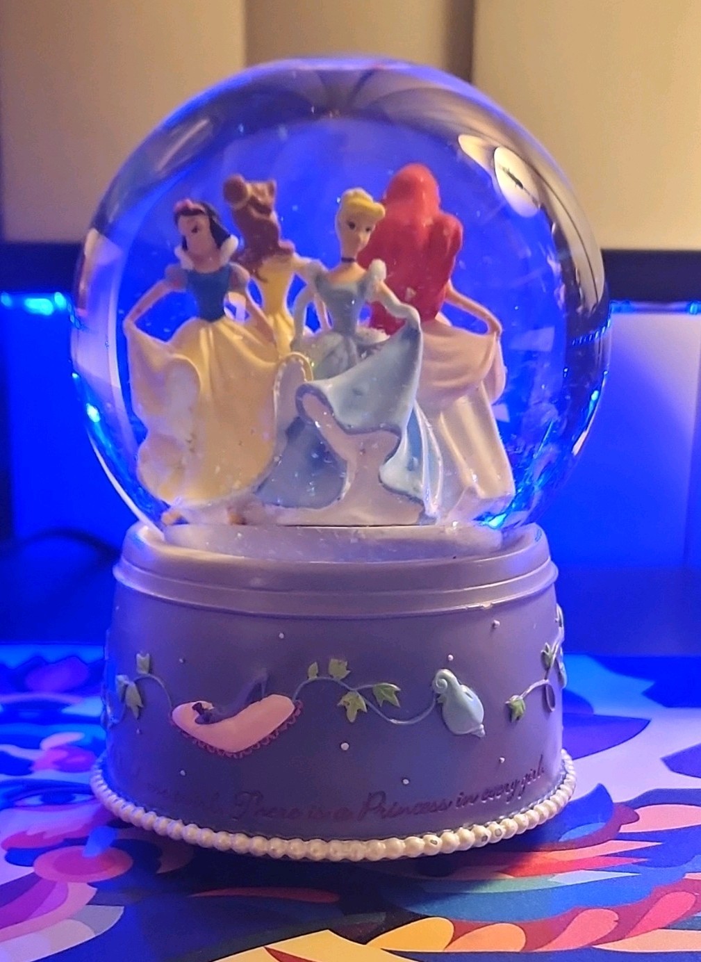 Vintage Disney Princess Musical Snowglobe \