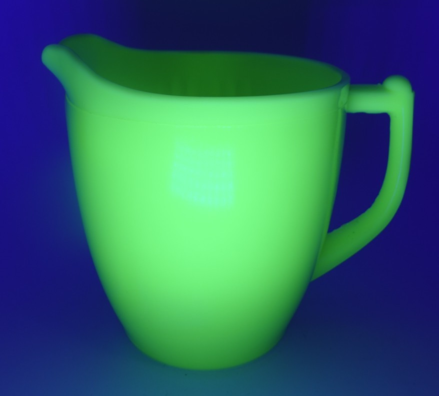 Vintage Jeannette Uranium Glass Co 33 Oz Jadeite Jadite Pitcher Sunflower Bottom