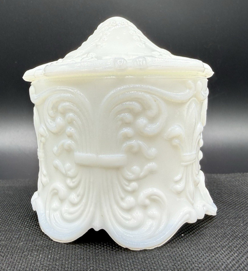 VTG Kemple Lidded Milk Glass \ VTG Kemple Lidded Milk Glass \