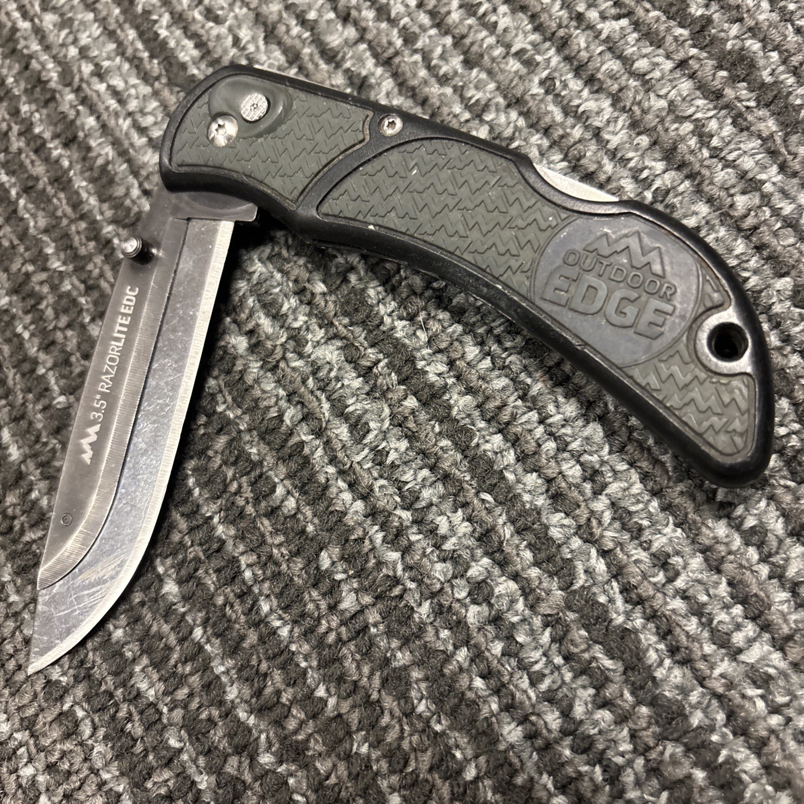 Outdoor Edge 3.5” RazorLite EDC Lockback