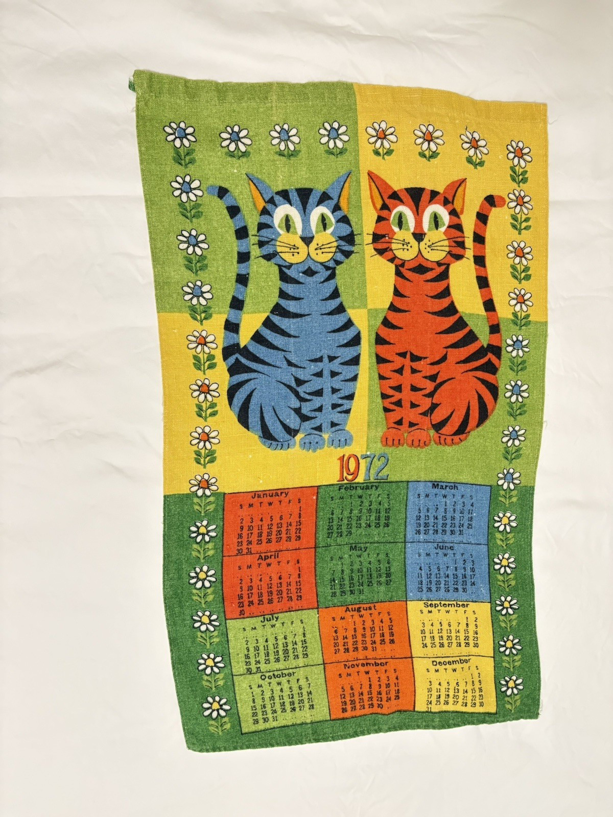 1972 Linen Calendar Tea Towel Smiling Cats Orange Green Blue Yellow Cute  EUC