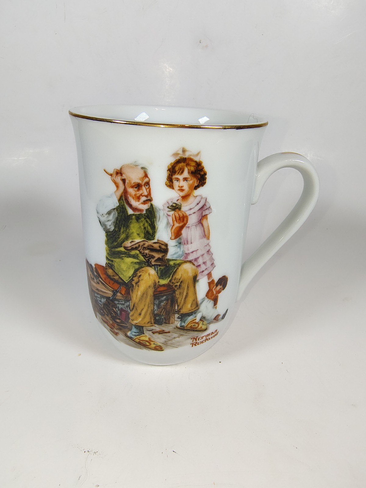 Vintage 1982 Norman Rockwell The Cobbler Porcelain Mug Japan Museum Gold Trim