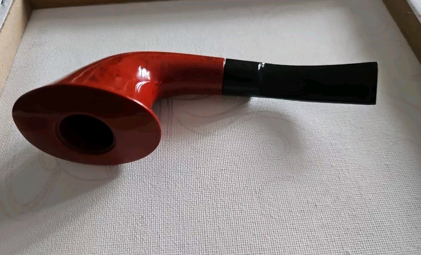 Vintage Tobacoo Pipe Curved Red Wood/Resin Smoking pipe Unmarked 