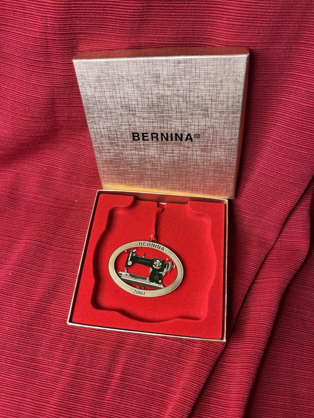 BERNINA 117 Sewing Machine Decorative Ornament 2001 Christmas Tree Vintage W Box
