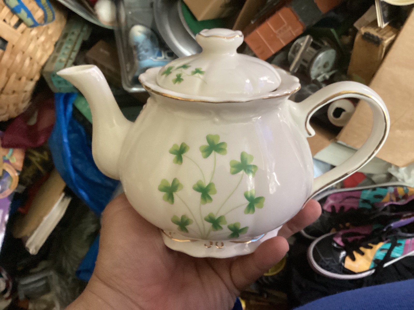 Vtg Irish Kettle Tea Pot with Clovers