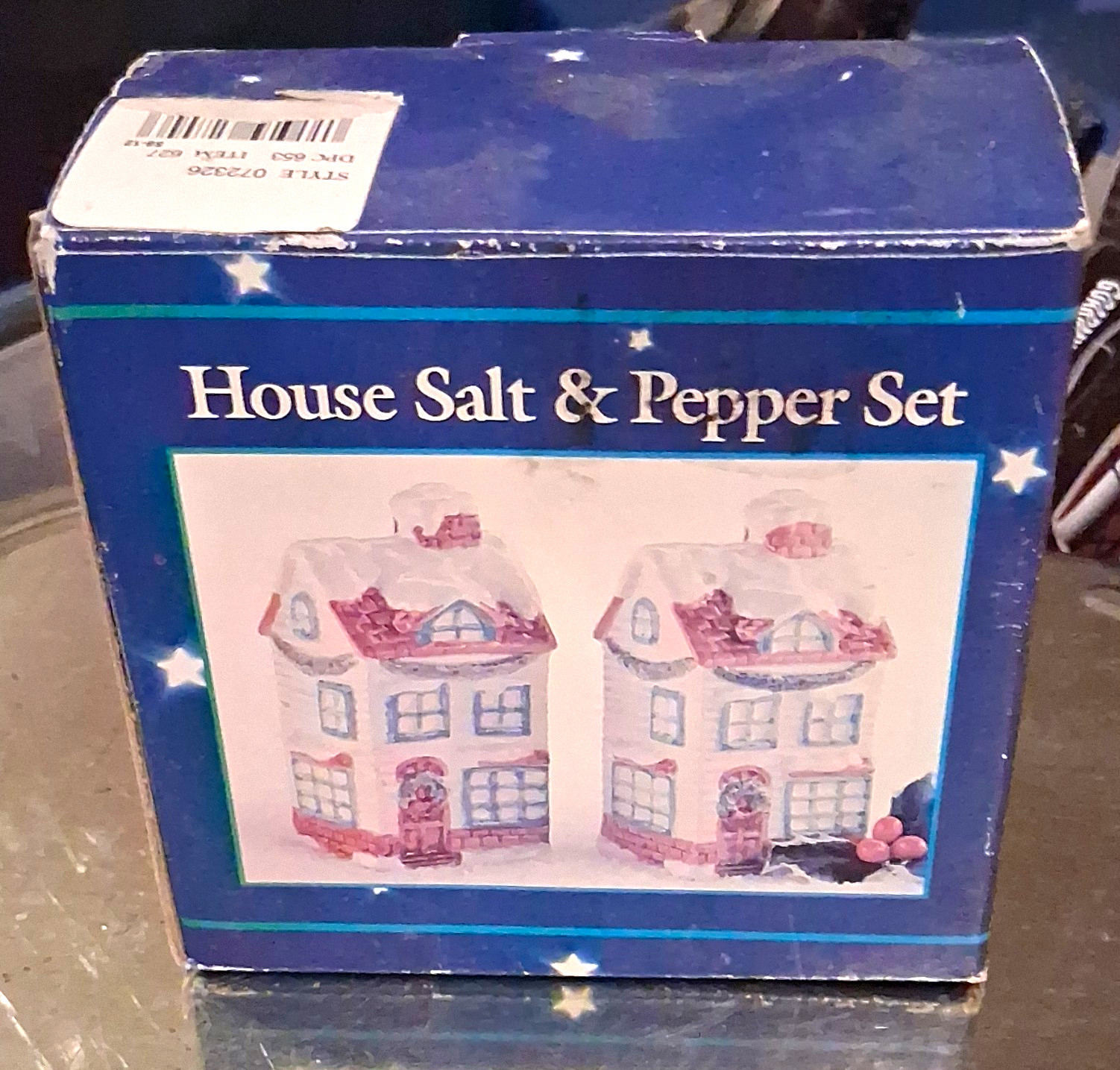 Vintage House Earthenware Salt & Pepper Shakers Set, Boxed White/Pink/Blue, 2pc Vintage House Earthenware Salt & Pepper Shakers Set, Boxed White/Pink/Blue, 2pc