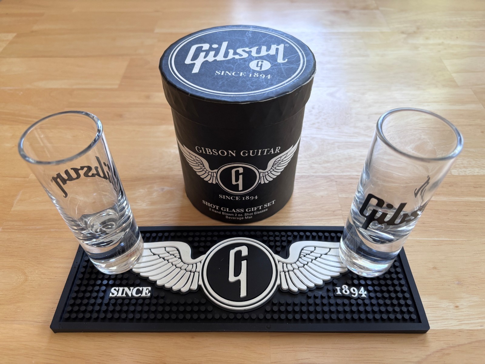 Gibson Guitars Brand Shot Glass Gift Set