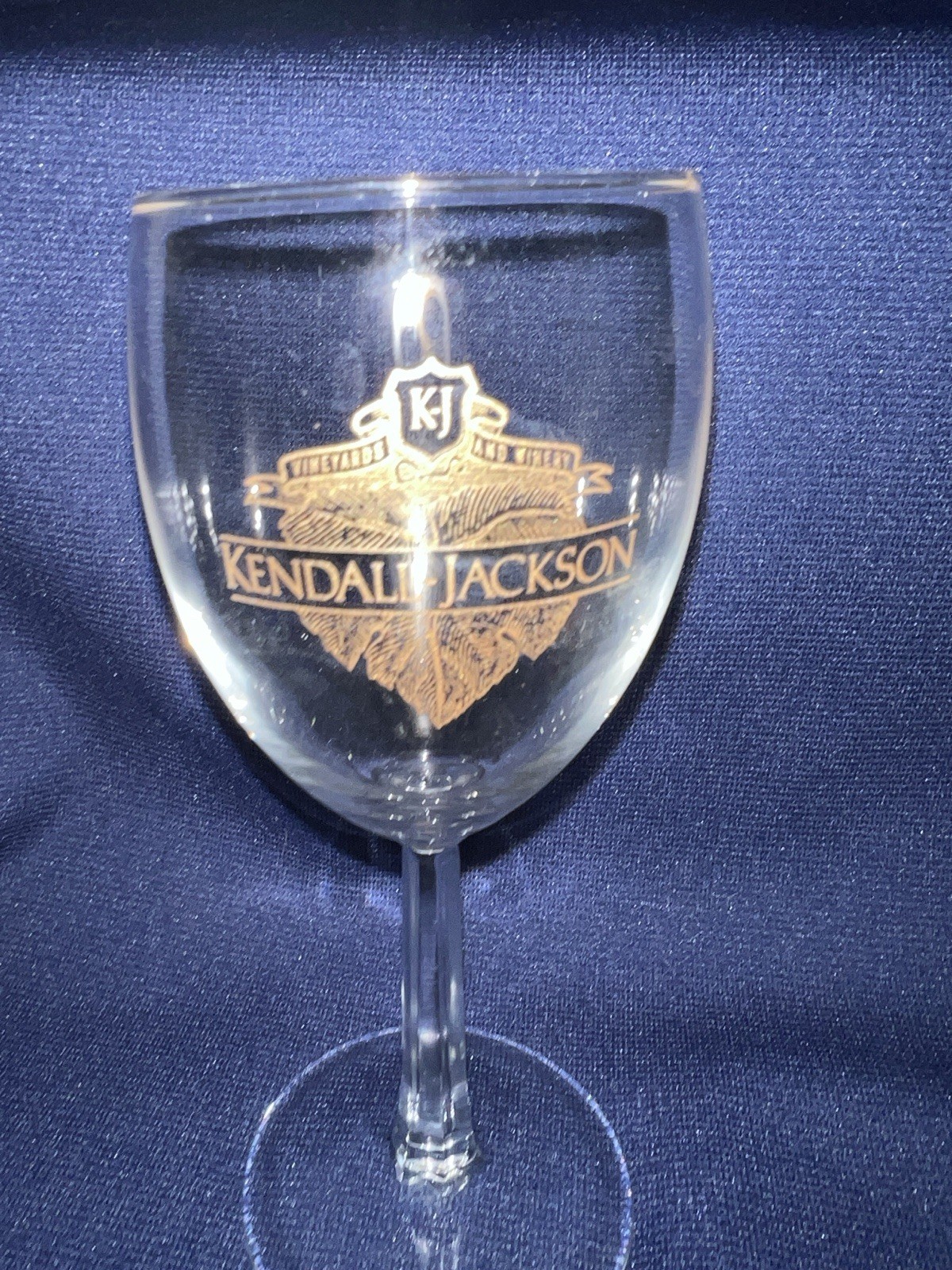 Kendall Jackson - Santa Rosa, California - Wine Glass - Gold Design w Flaw