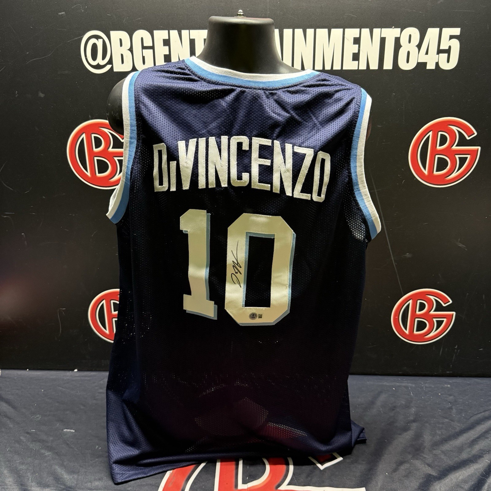 Donte Divincenzo Autographed Villanova Wildcats Jersey Signed Beckett BAS COA