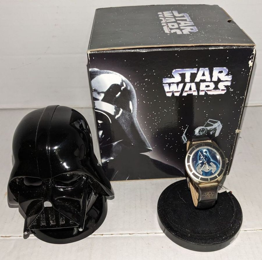 New 1997 Star Wars Darth Vader Fossil Watch, LTD ED Number 1151/10000, Japan New 1997 Star Wars Darth Vader Fossil Watch, LTD ED Number 1151/10000, Japan