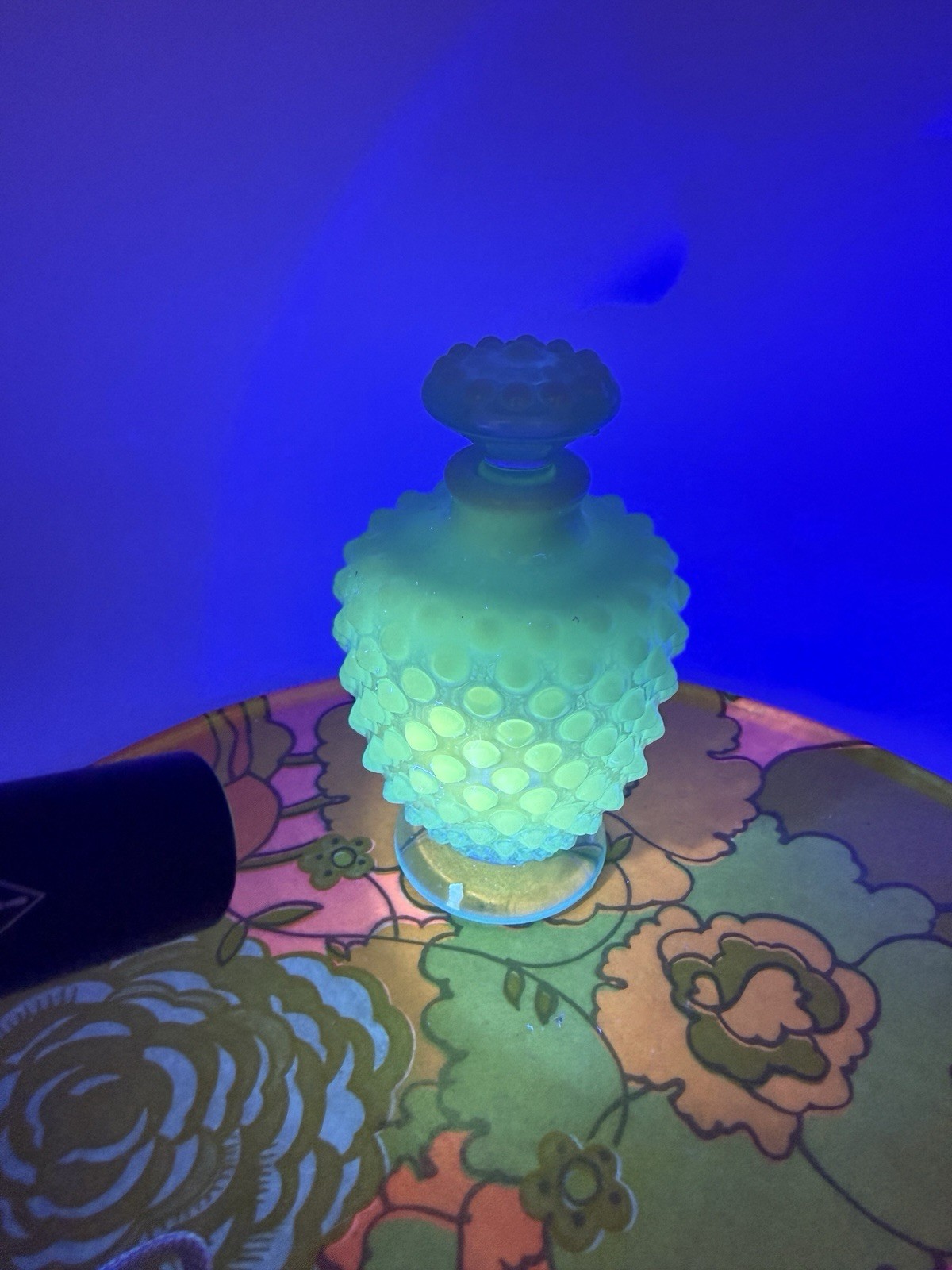 Vintage Fenton Hobnail Aqua Blue Glass Perfume Bottle W/ Stopper 4.5”H Glows