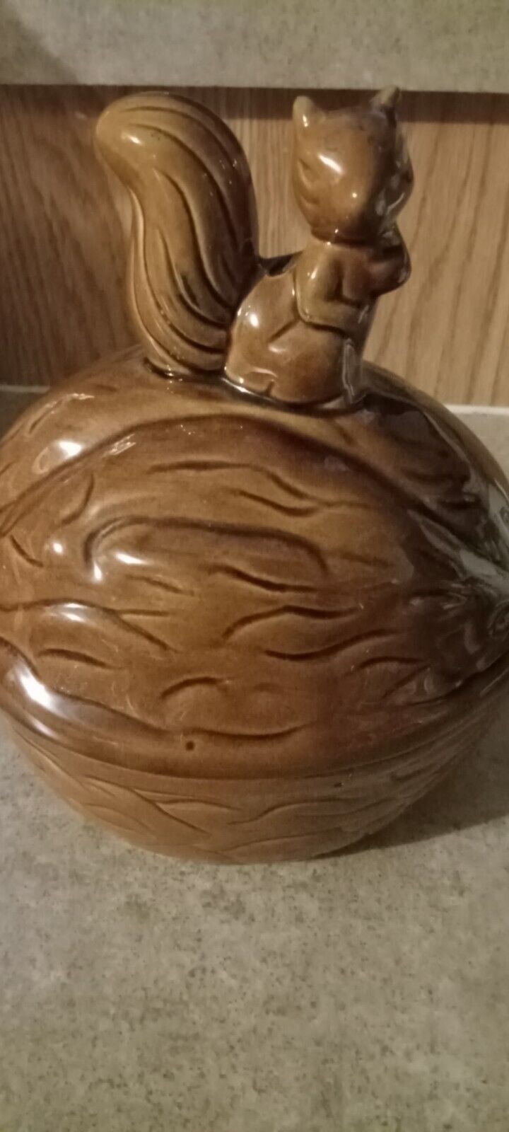 Vintage Squirrel on Walnut Covered Dish Bowl Lidded Candy Nuts Storage 