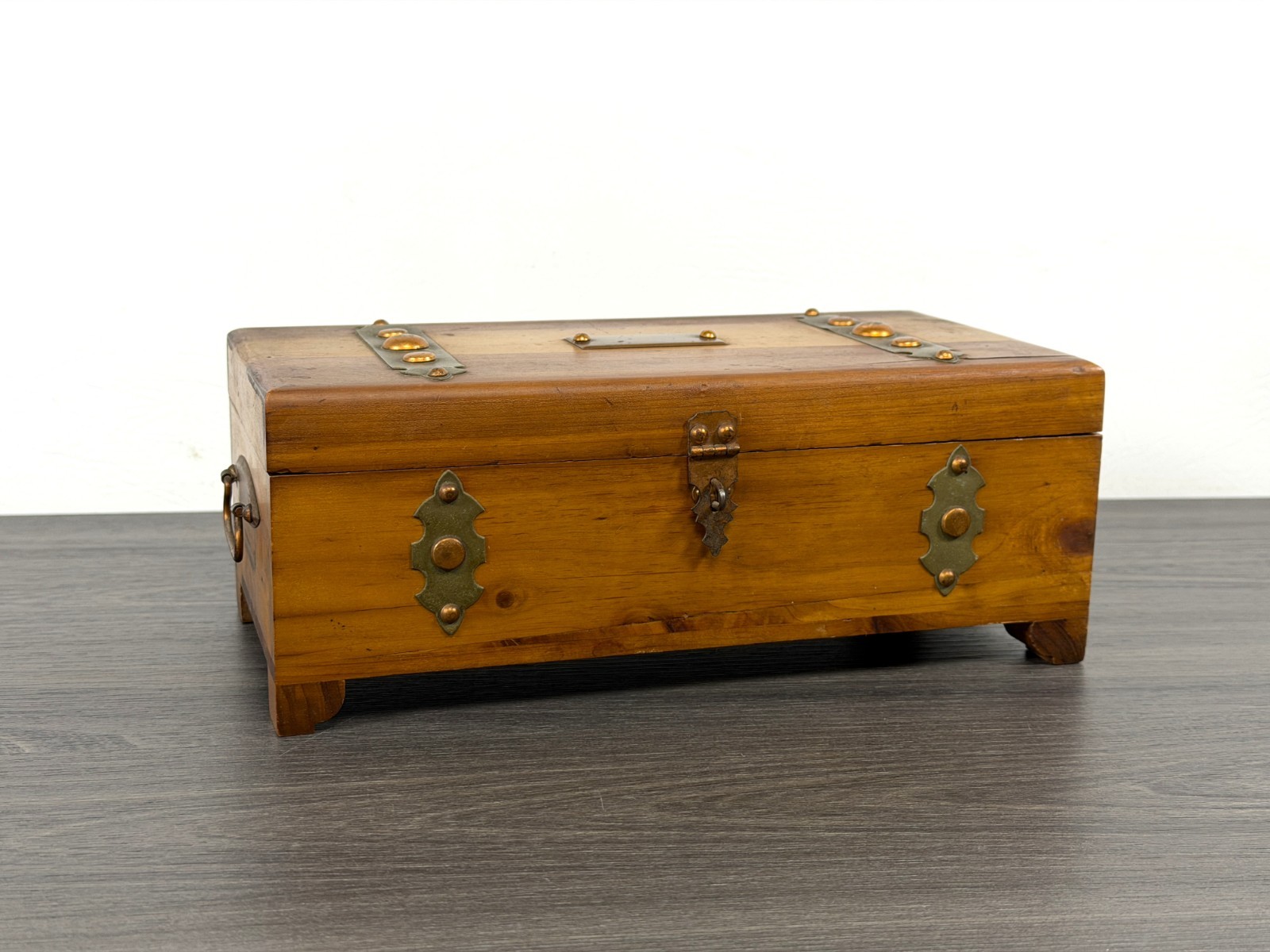 Vintage Pilliod Cedar Art Box Keepsake Storage Chest Brass Hardware Lined No Key