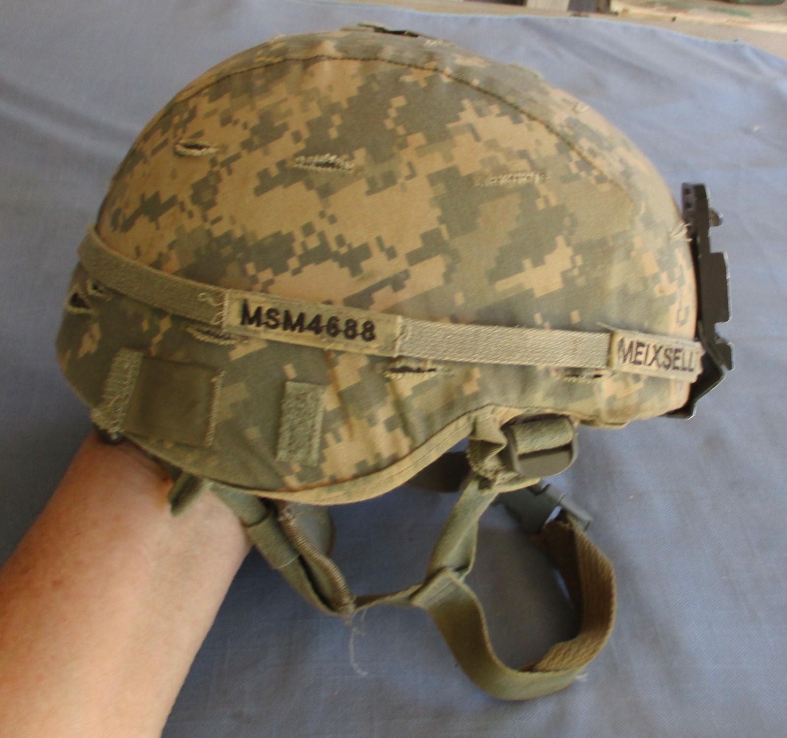 U.S. Army ACH Advanced Combat Helmet w ACU Digital Camo Cover , Pads ,  Medium