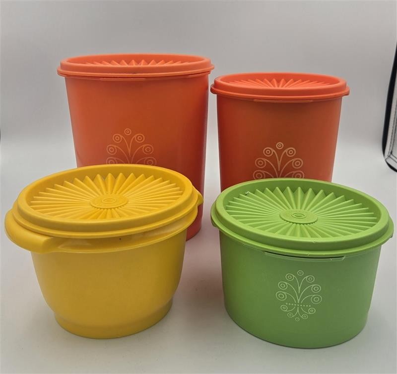 Vintage 1970s Tupperware Harvest Set – Sunburst Lids, Retro Kitchen Storage