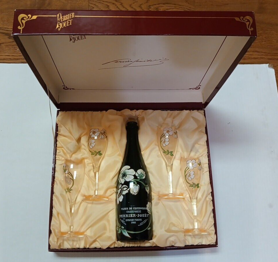 1988 Perrier Jouet Epernay France Fleur de Champagne in Box w/4 Flutes, Empty